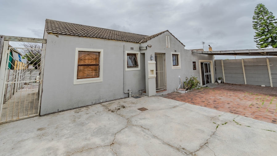 2 Bedroom Property for Sale in Hillcrest Heights Western Cape